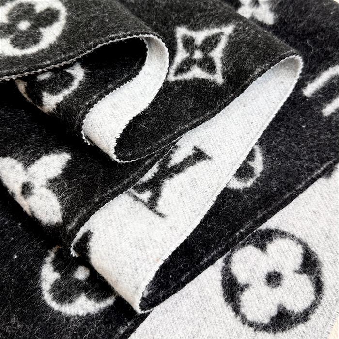 2026116111040338 220